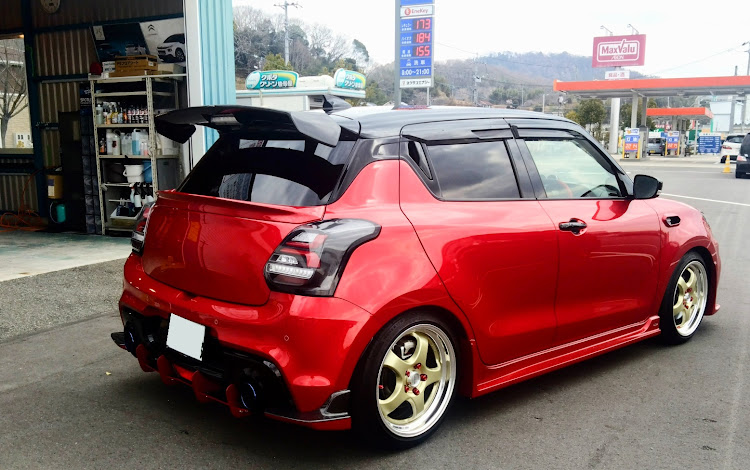 スイフトスポーツの3月もよろしくお願いします・いつもいいね＆コメントありがとうございます・赤スポ君お迎え・排熱効果に期待・連投失礼しますに関するカスタム事例の投稿画像3枚目