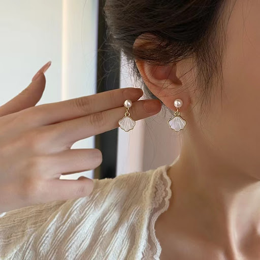Title 2, Shell Pearl Stud Earrings Small Design High Sen...