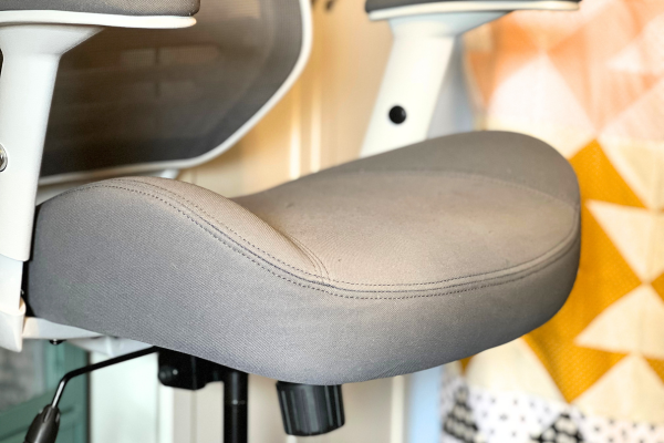 Best Sewing Chairs Reviews for Comfortable & Ergonomic Sewing