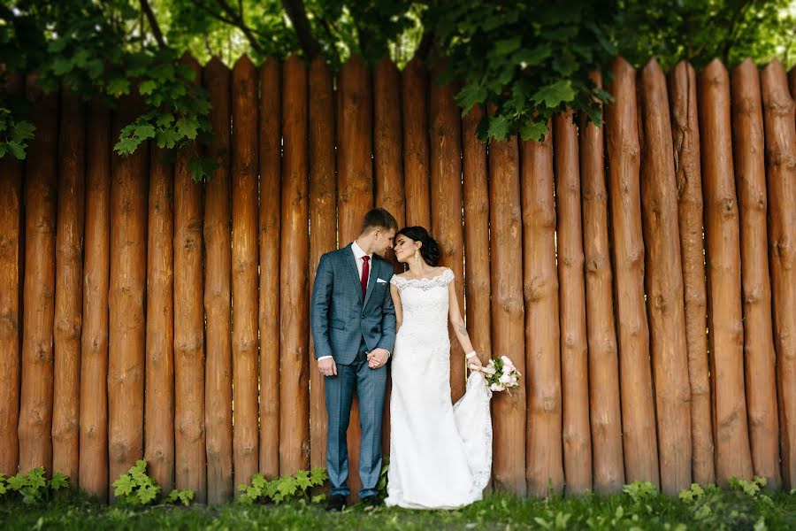 Fotógrafo de casamento Anna Kabasina (annkabasina). Foto de 13 de julho 2017