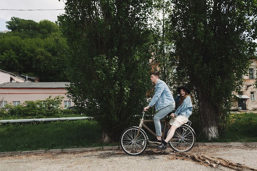 Wedding photographer Zhenya Dobryanskaya (dobryaaasha). Photo of 22 May 2020