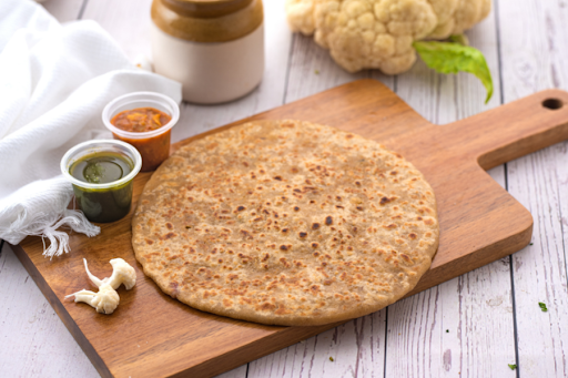 Gobhi Paratha [1 Pc]