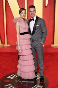 Alexander Dreymon and Allison Williams on the red carpet.