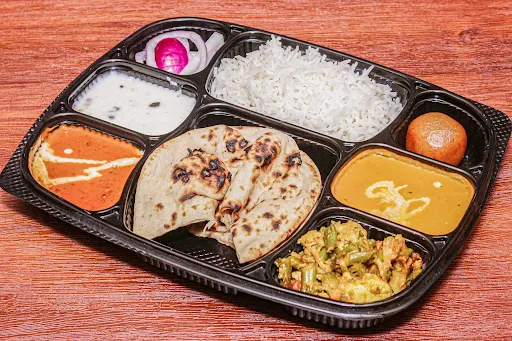 Veg Deluxe Thali