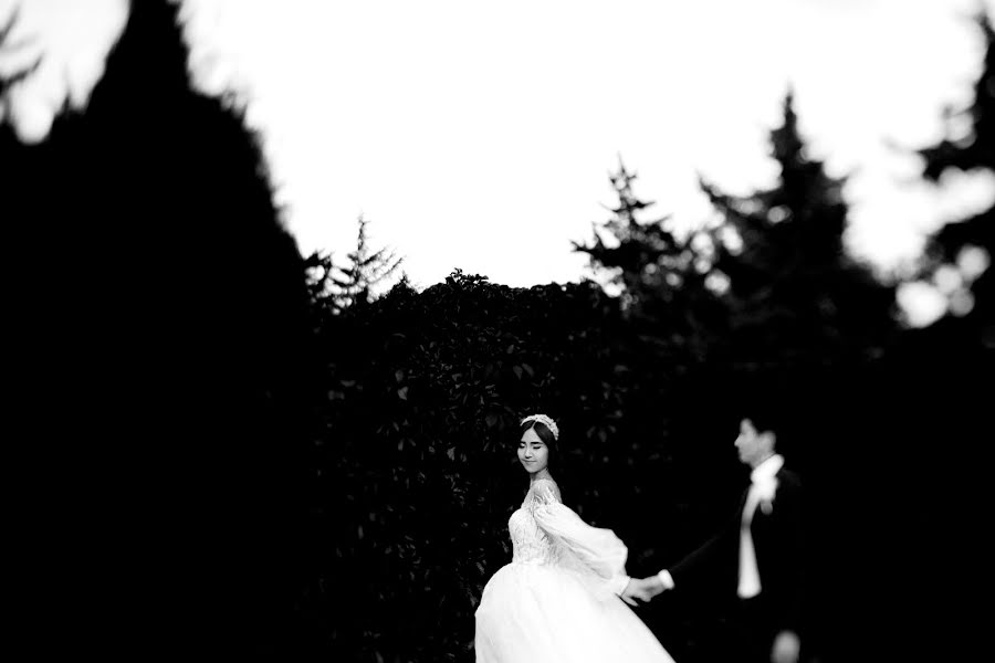 結婚式の写真家Adilet Topchubaev (atop)。2022 6月19日の写真