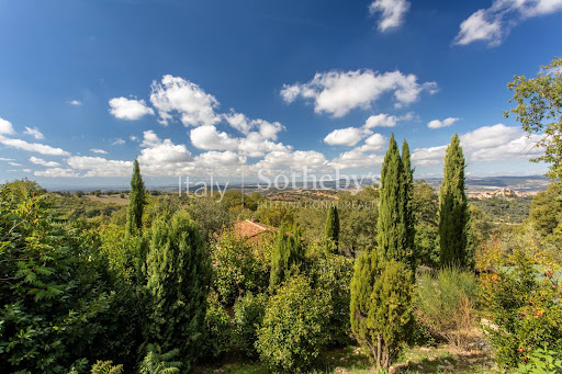 Corps de ferme avec jardin et piscine 3