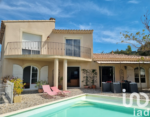 House with pool and terrace 3