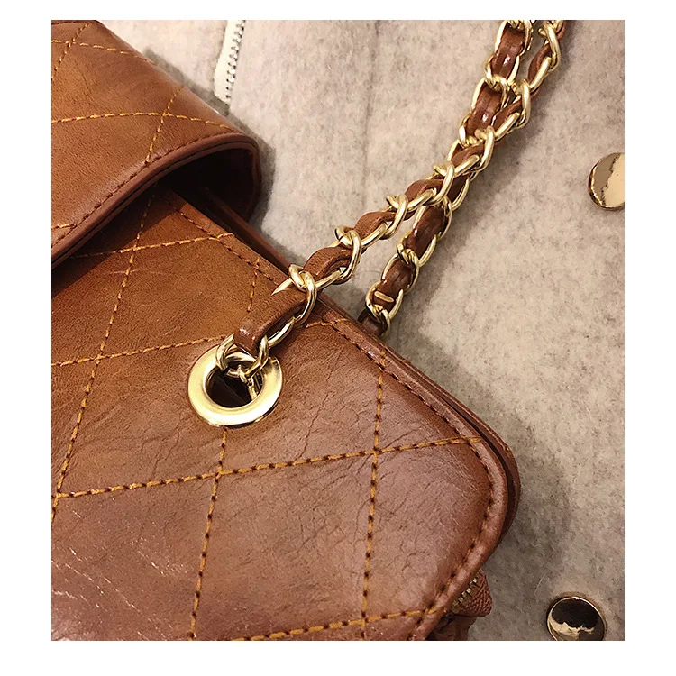 Borsa a tracolla casual per la spalla. Perfetta per l'uso quotidiano. Spaziosa, comoda e dal design moderno. Ideale per portare i tuoi oggetti essenziali con stile.