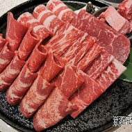 四時輕燒肉概念屋