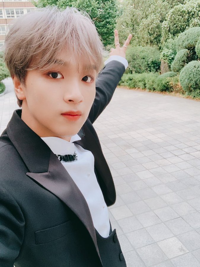 nct_haechan_selca_2