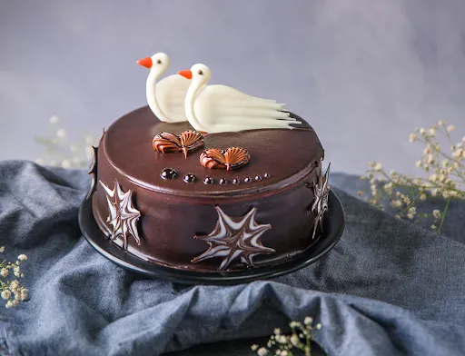 Swan Couple Cake