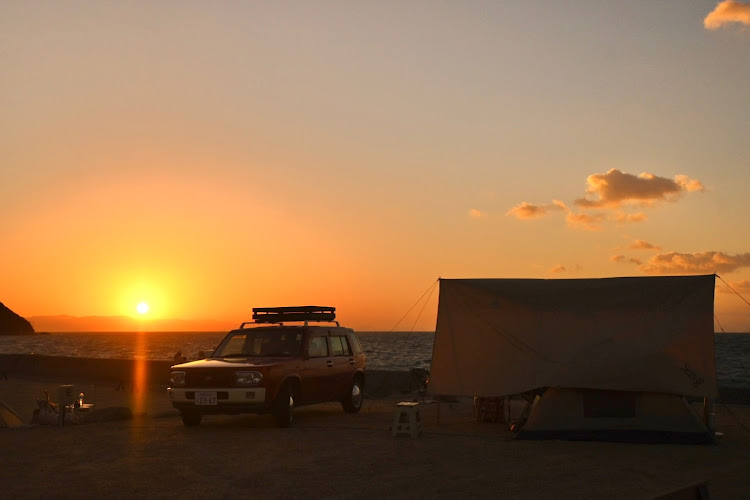 ラシーンの#ラシーン・RASHEEN・NISSAN・夕陽とコラボ・夕日と愛車に関するカスタム事例の投稿画像2枚目