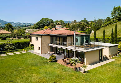 Maison avec jardin et terrasse 6