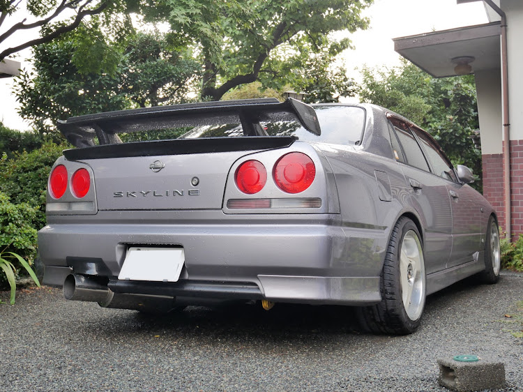 スカイラインのER34・スカイライン・オイル交換しない・雨・ケツに関するカスタム事例の投稿画像1枚目