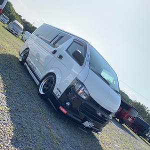 ハイエースバン TRH200V