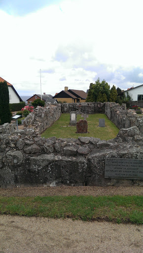 St. Bomb Chapel Ruins