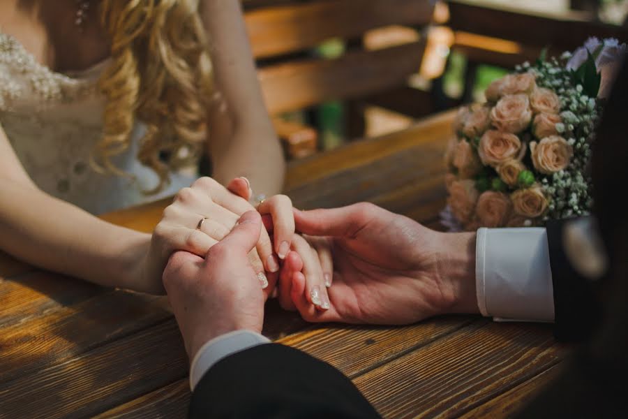 Fotografo di matrimoni Vera Shapurova (verun4ik). Foto del 27 luglio 2015