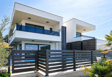 House with pool and terrace 13