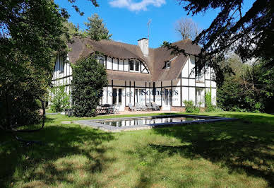 Villa avec piscine et jardin 6