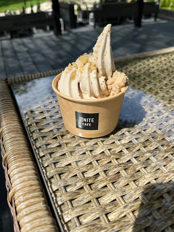 RAV4のrav4adventure・グラムライツ・左半顔写真展・台風14号に関するカスタム事例の投稿画像4枚目