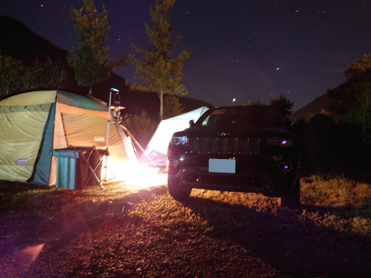 グランドチェロキーのリベンジキャンプ・星空・jeep・フロントガラスリペア・洗車した！に関するカスタム事例の投稿画像3枚目