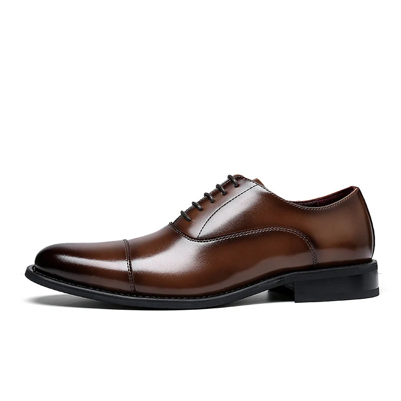 Heren Casual Leren Schoenen Rundleer Britse Stijl. Comfortabele en Stijlvolle Schoenen voor Dagelijks Gebruik. Duurzaam Design en Kwaliteit voor de Moderne Man.