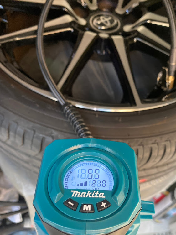 GRヤリスのtc105x グラベル・デレッツァ95R・15インチホイール・ラリータイヤ使用感に関するカスタム事例の投稿画像5枚目