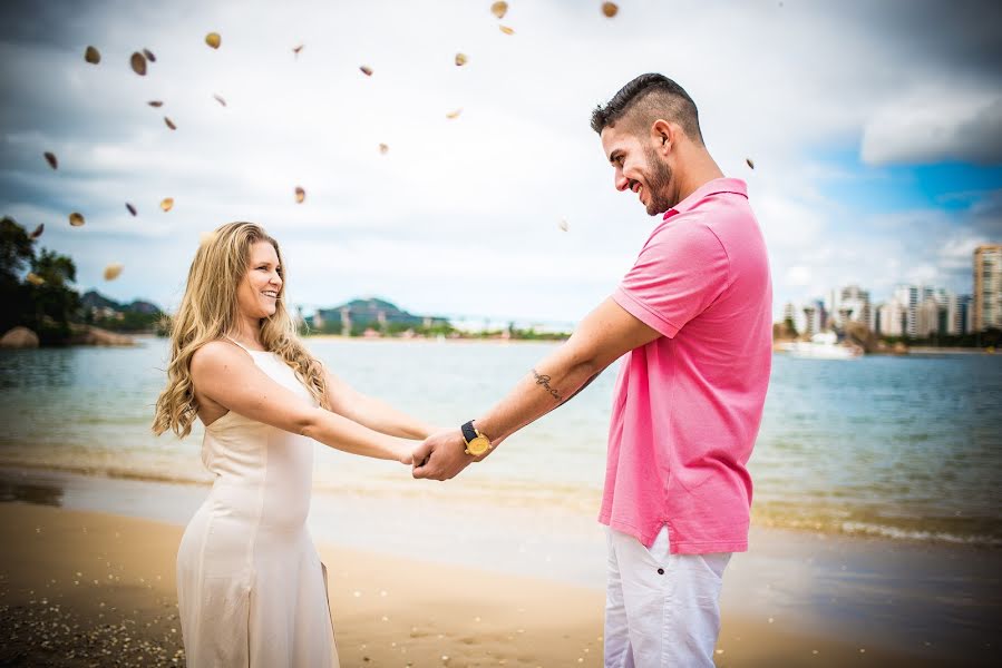 Fotografo di matrimoni Alexandre Peoli (findaclick). Foto del 18 settembre 2018