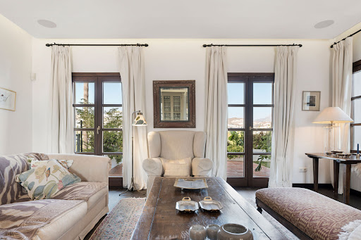 Villa avec piscine et terrasse 5