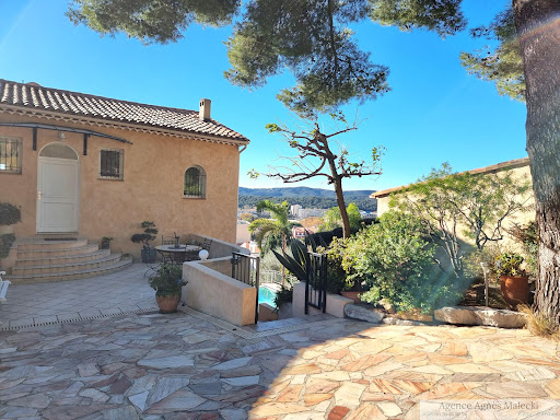 Villa with pool and terrace 3