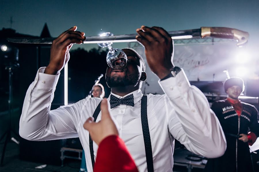 Fotógrafo de casamento Vitaliy Baranok (vitaliby). Foto de 14 de agosto 2018