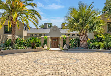 House with pool and garden 7