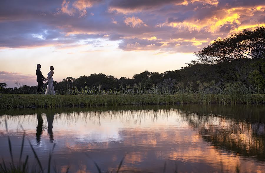 Fotografer pernikahan Tono Valdes (tonovaldes). Foto tanggal 4 Desember 2019