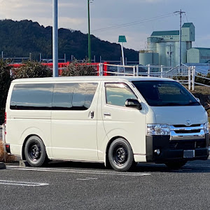 ハイエースバン TRH200V