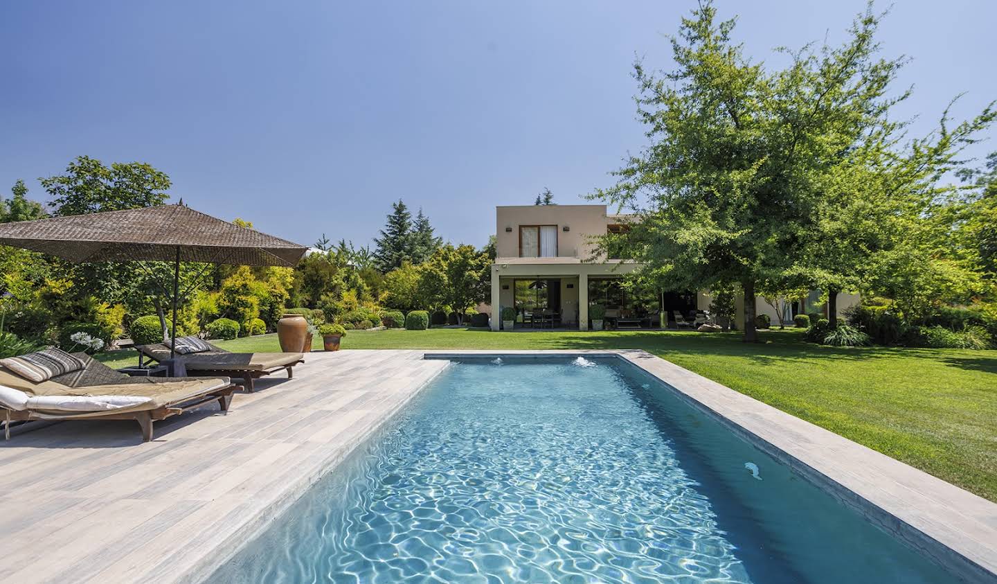 Maison avec jardin et terrasse Colina