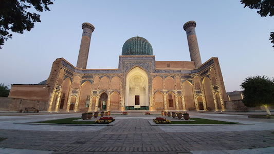 Gur-e Amir complex