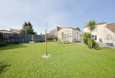 Seaside house with garden 2