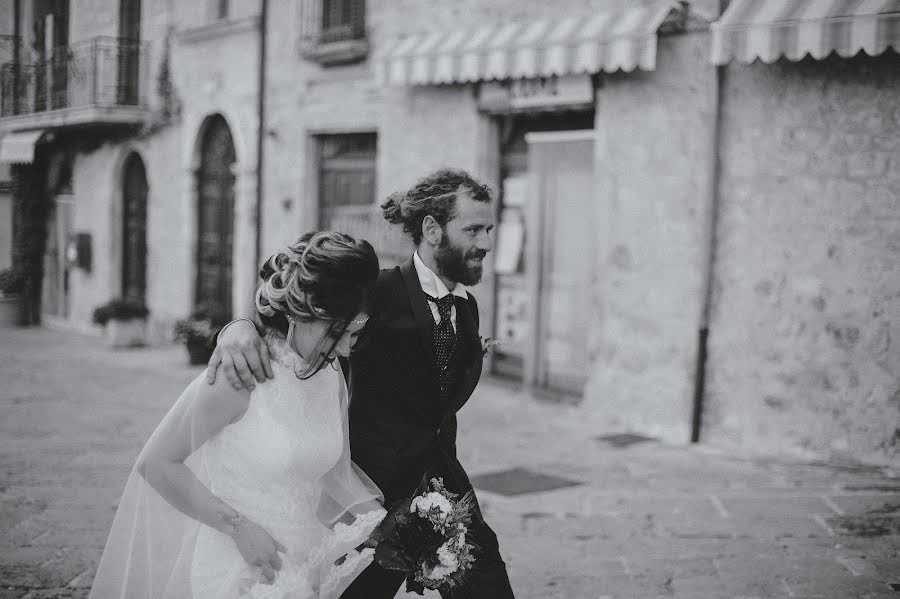 結婚式の写真家Daniela Listorti (aldoedani)。2016 10月30日の写真