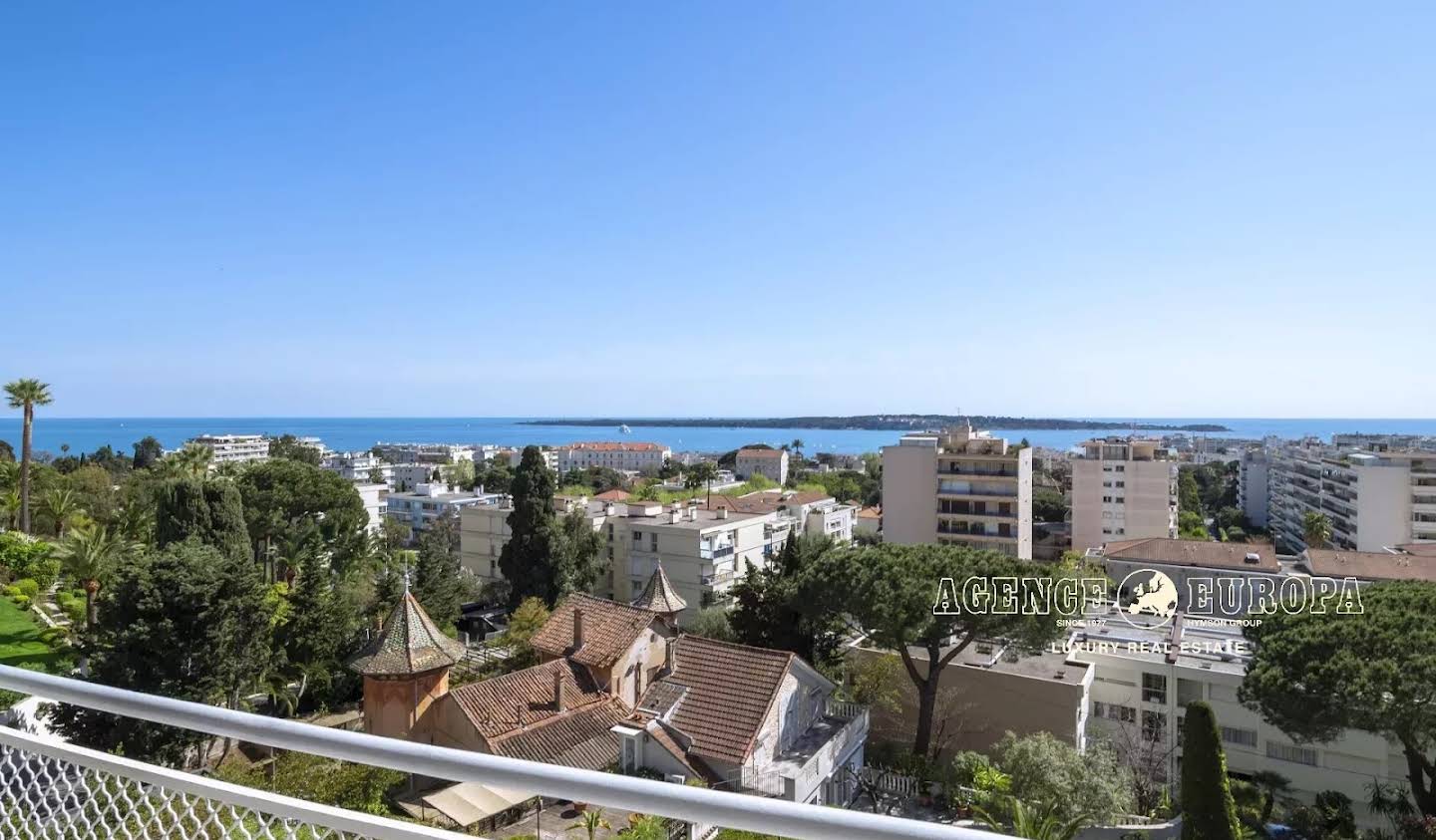 Apartment with terrace Cannes