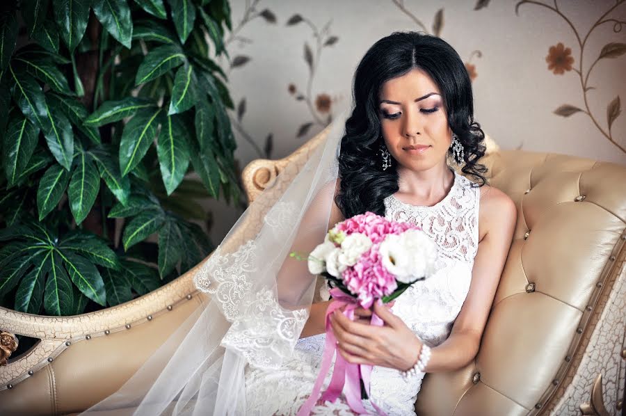 Fotógrafo de casamento Alena Grebeneva (grebeneva56). Foto de 27 de agosto 2015