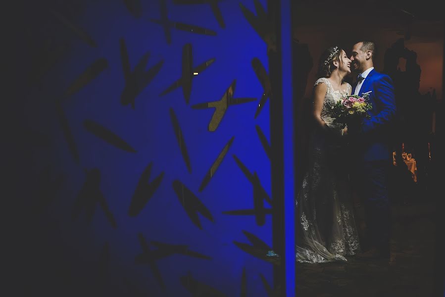 結婚式の写真家Erika Camilo (puertasanchez)。2019 7月19日の写真