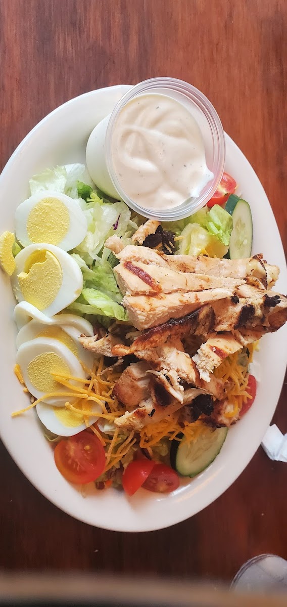 Chicken salad with gluten free ranch. We also had the snow crab legs