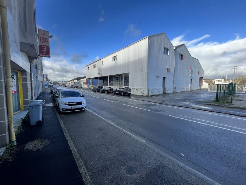 Location  locaux professionnels  820 m² à Quimper (29000), 2 500 €