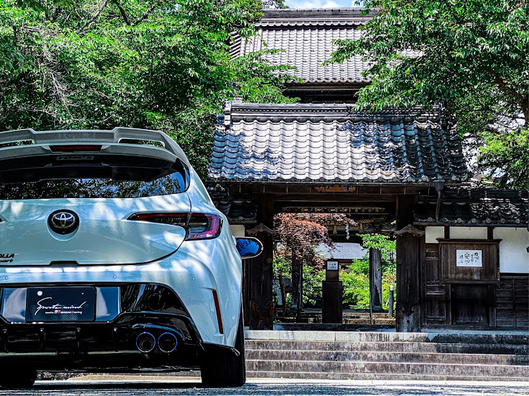 カローラスポーツの不正改造車取締月間・寺と愛車・花と愛車・熱中症にご用心に関するカスタム事例の投稿画像2枚目