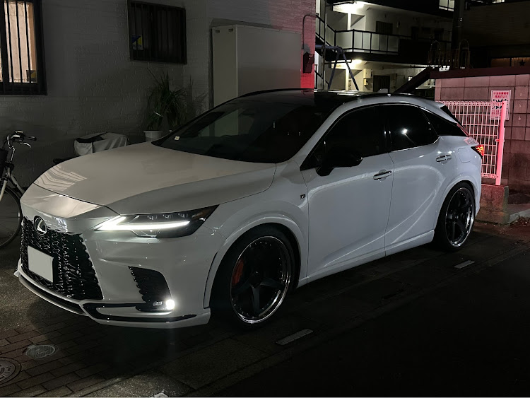 RXのRX500h F Performance・終のクルマ・洗車後の雨・豪雨・初めて夜に撮影に関するカスタム事例の投稿画像2枚目