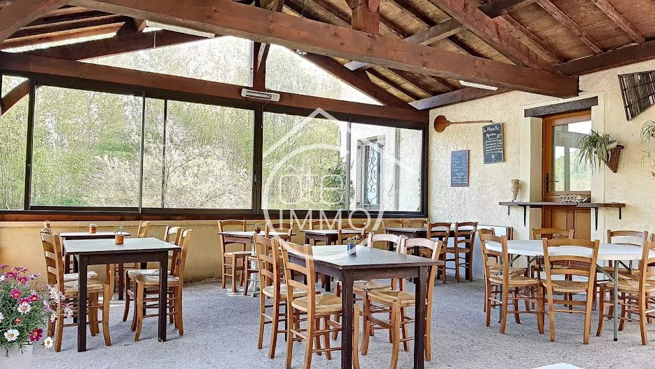 Vente locaux professionnels 1 pièce 140 m² à Sarlat-la-caneda (24200), 110 000 €