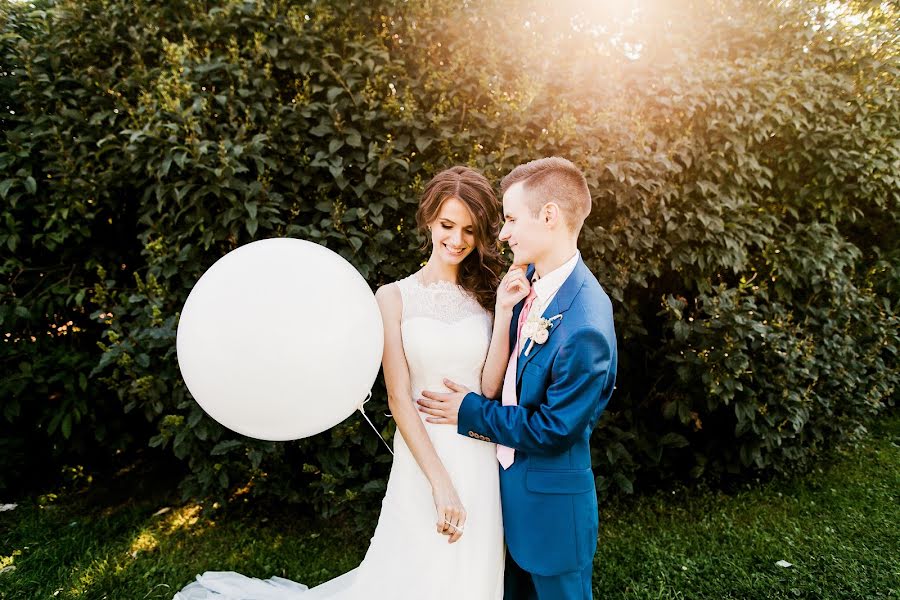 Fotógrafo de casamento Evgeniya Surova (surova). Foto de 4 de abril 2020