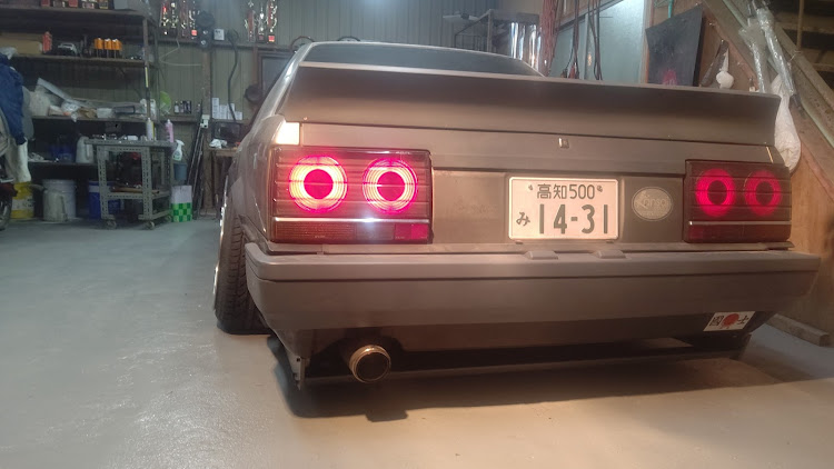 スカイラインのだいたいできたのかな？・あとは仕上げやね！・そのまえに・車検きれるがな……に関するカスタム事例の投稿画像1枚目