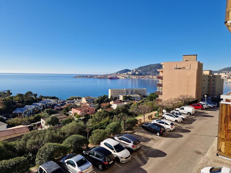 Location  appartement 3 pièces 75 m² à Ajaccio (20000), 1 100 €