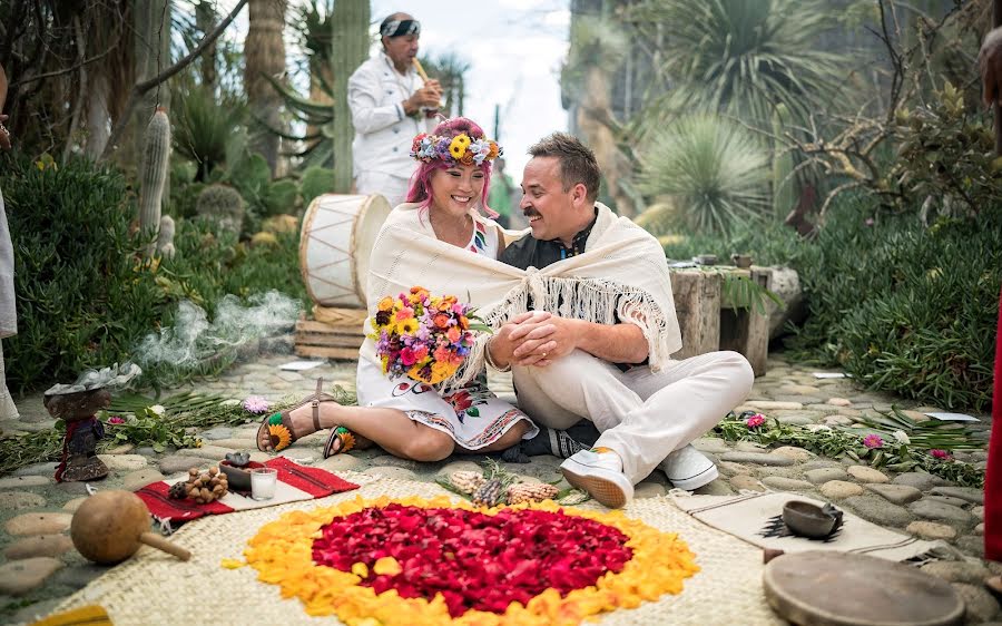 Fotógrafo de casamento Constantino Ruiz Bautista (enigmatino). Foto de 9 de março 2022